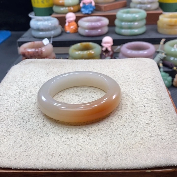 未镶嵌手镯石英岩玉素***兔