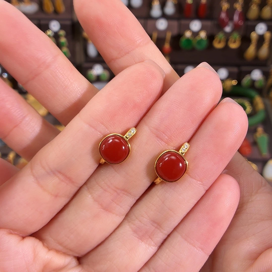 18K金镶嵌南红玛瑙耳饰