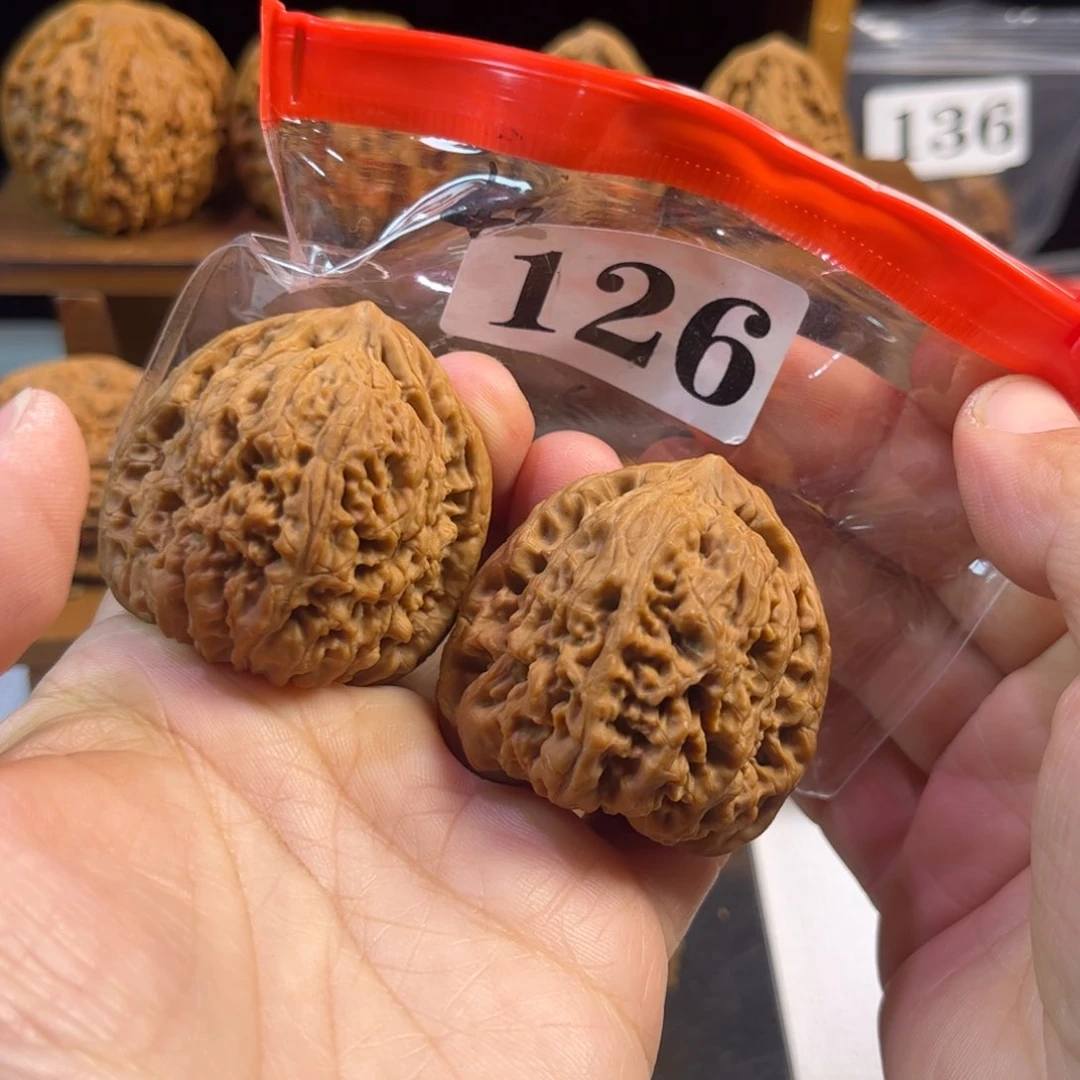 吊坠文玩核桃南疆41