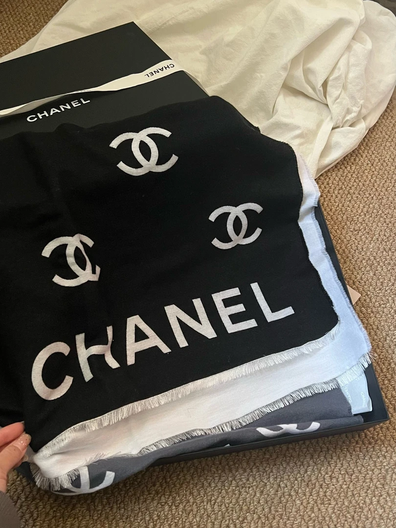 全新未使用 Chanel/香奈儿 chanel 25c三拼色双面logo围巾
