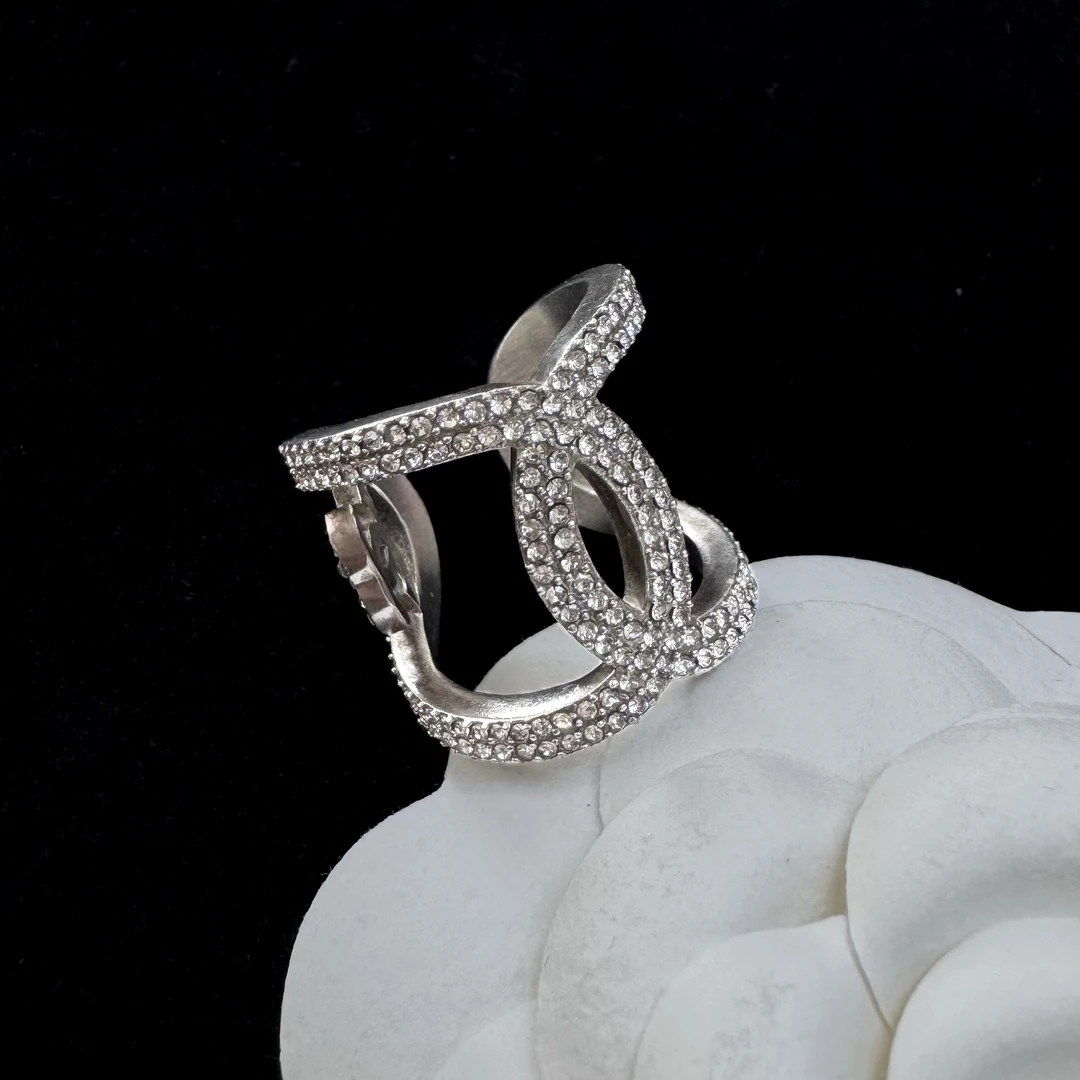 95新 Chanel/香奈儿 Chanel满钻镂空双C戒指 2504038