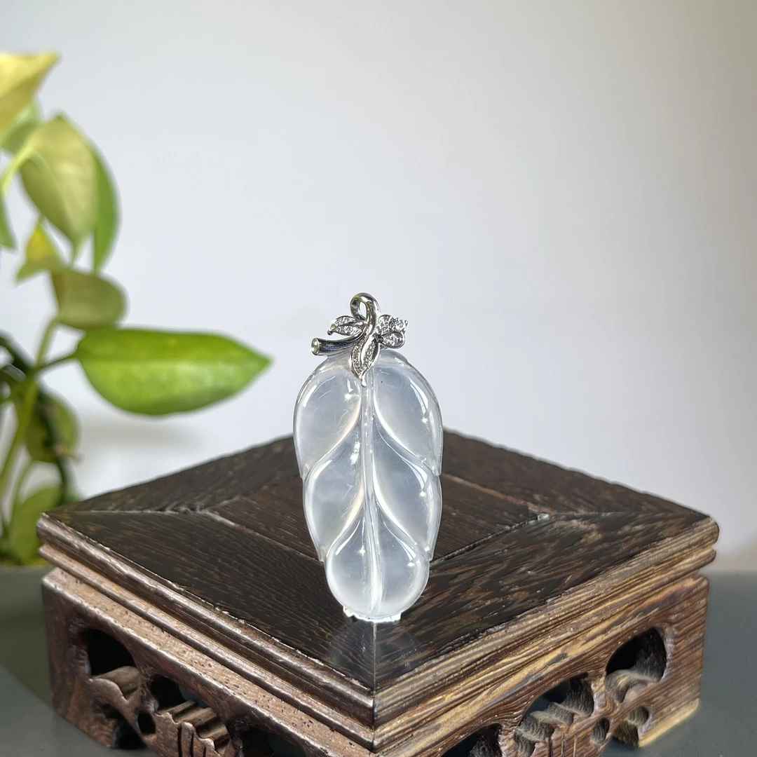 JXA07-162 天然翡翠缅甸A货 18K扣头金枝玉叶