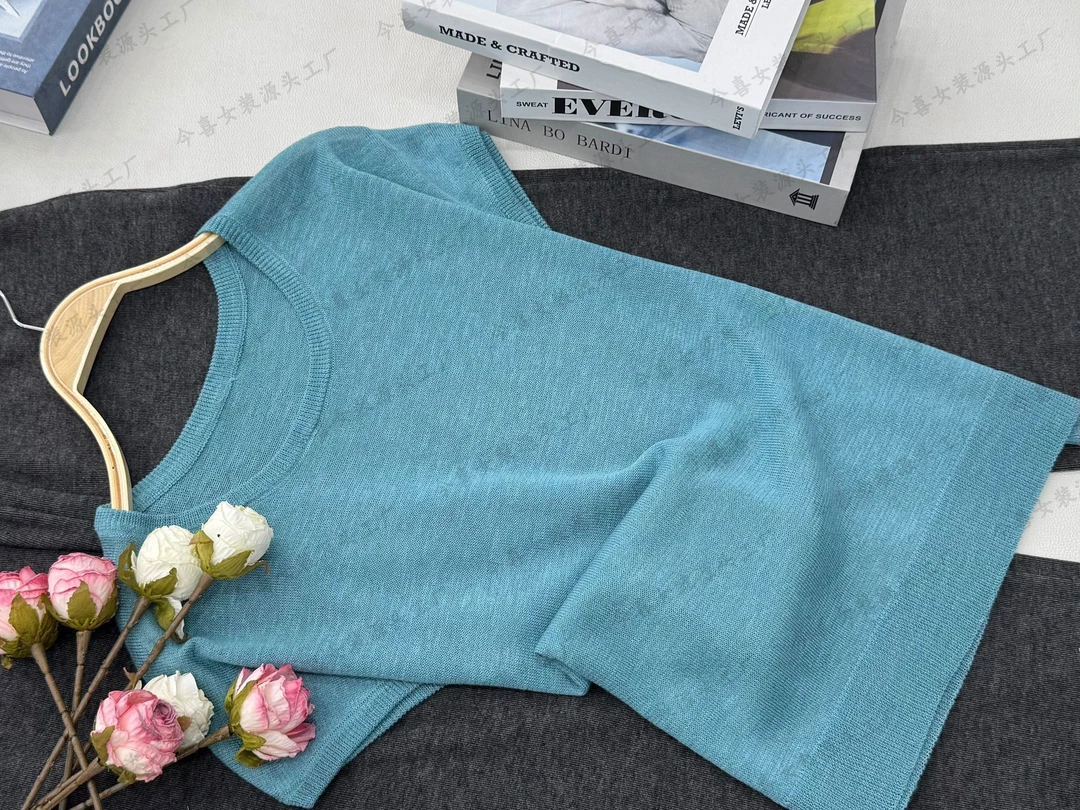 【湖蓝色圆领套头】新款百搭时尚宽松砍袖上衣QC2998