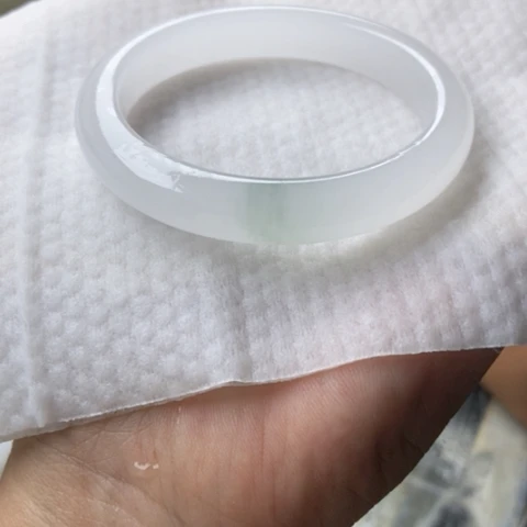 来***手未镶嵌手镯石英质玉（金丝玉）