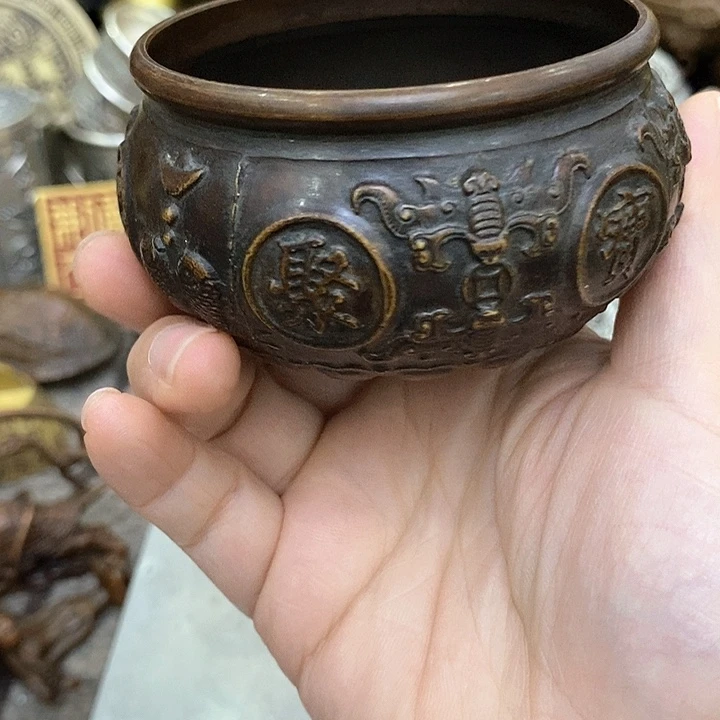 铜器摆件一个一个
