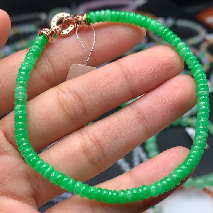 翡翠手镯未镶嵌卡