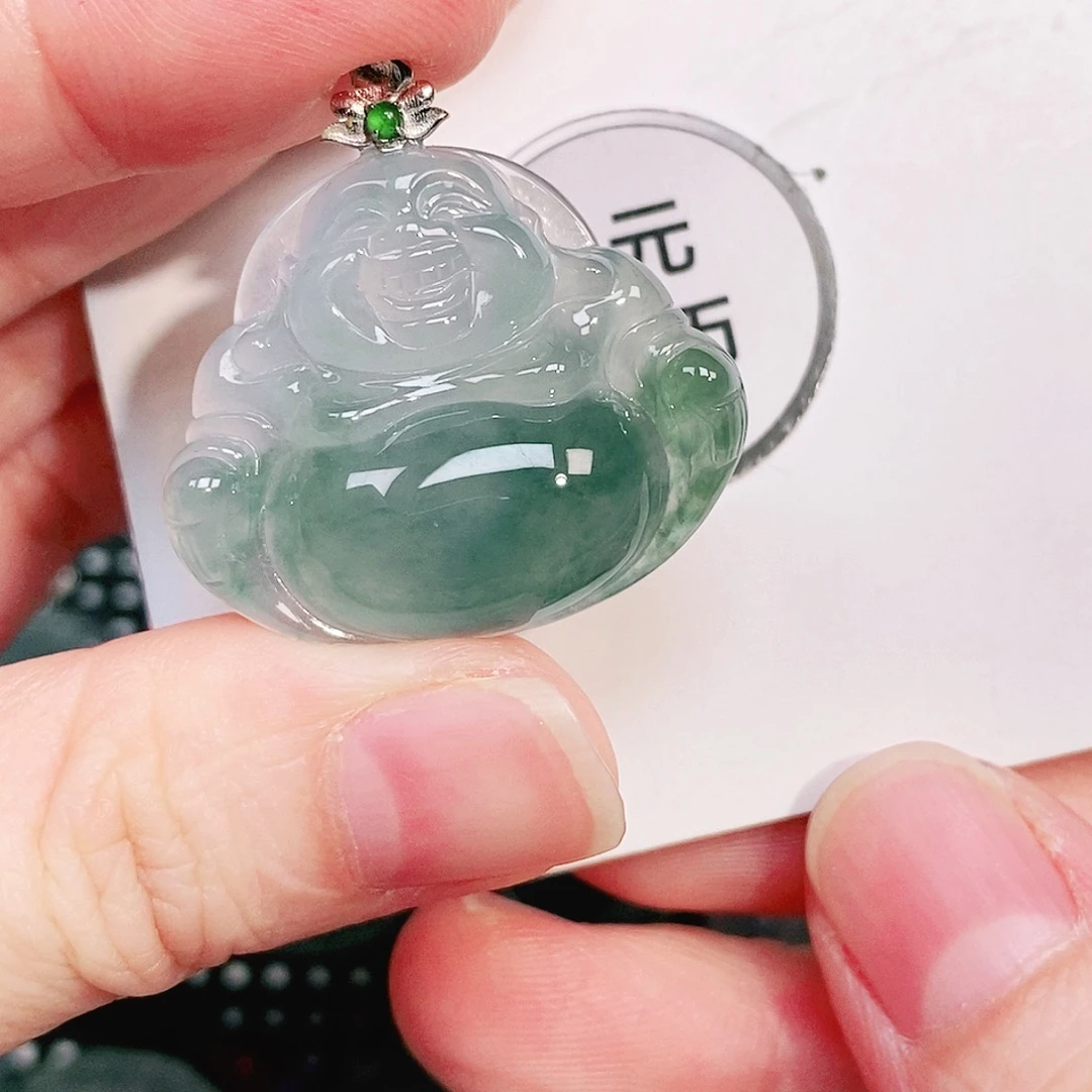 颈饰18K金镶嵌翡翠