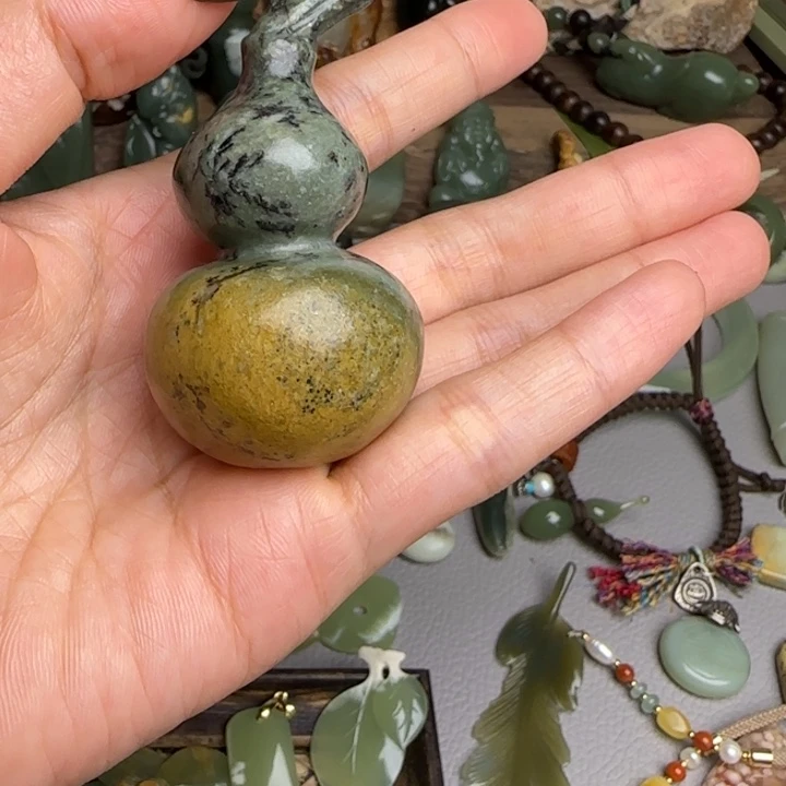 玉葫芦手把手工雕刻