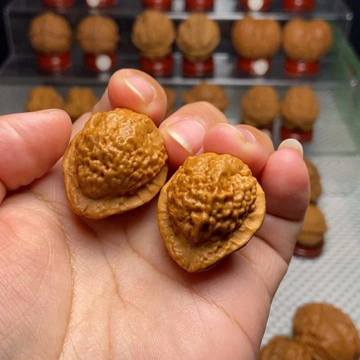 卡***哈把件文玩核桃羊头舍利2