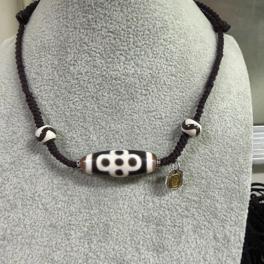 天然玛瑙行运纯手工珠沙黑白满钙化台珠闪电五眼颈链