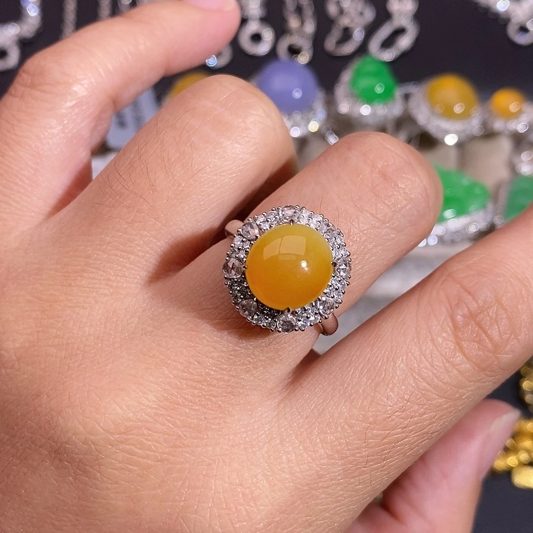 翡翠18K金镶嵌戒指