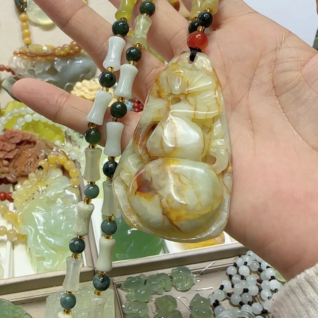 未镶嵌蛇纹石玉吊坠
