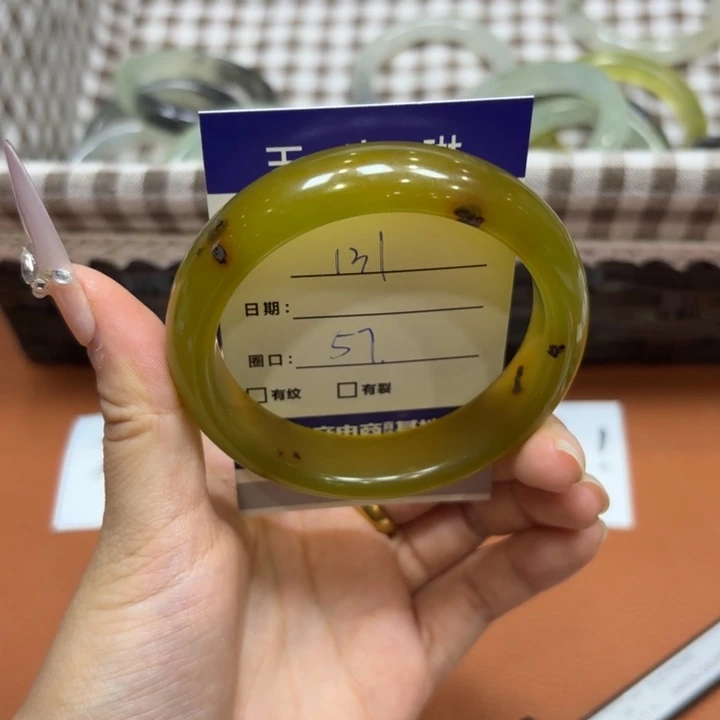 未镶嵌岫玉手镯天然