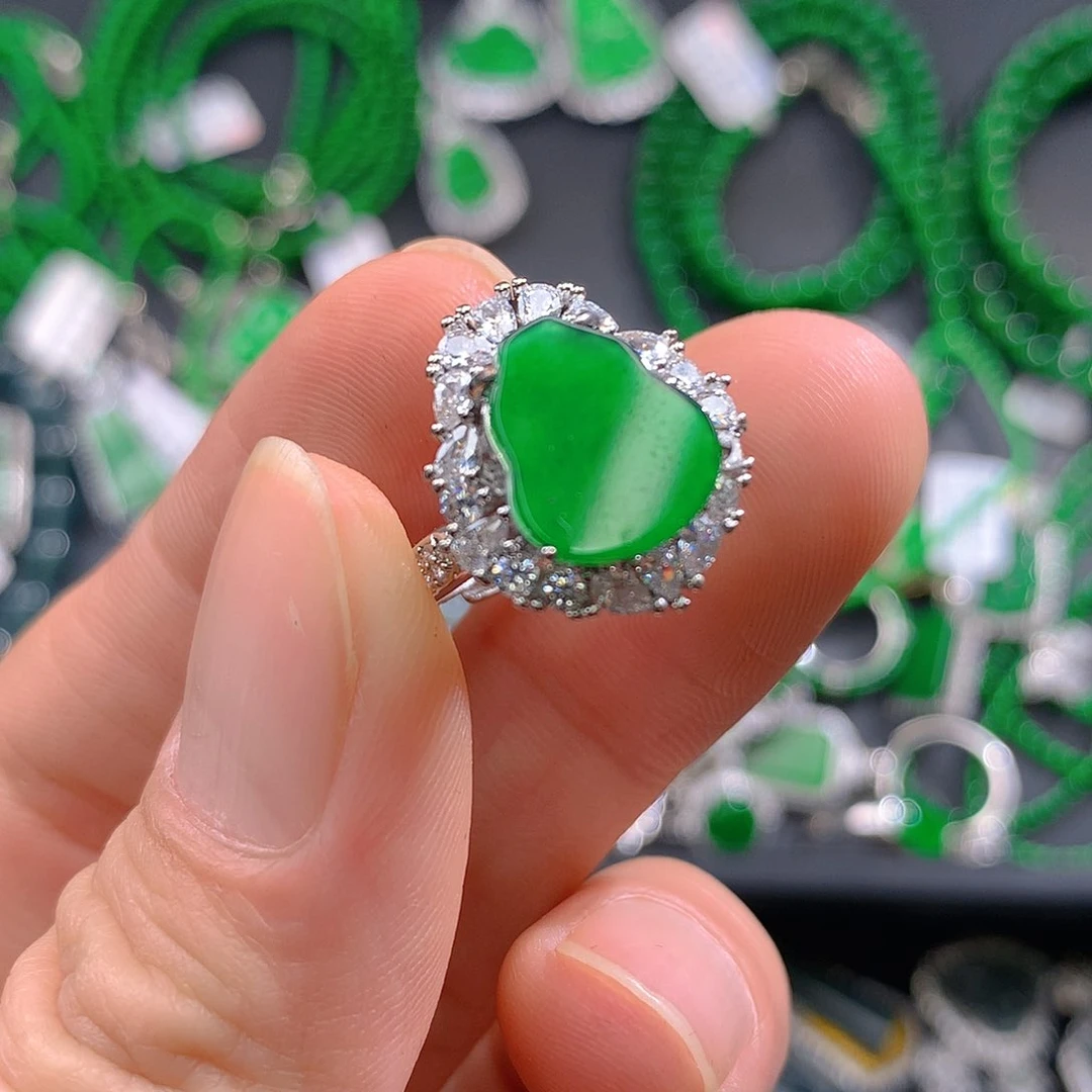 翡翠手链未镶嵌翡翠