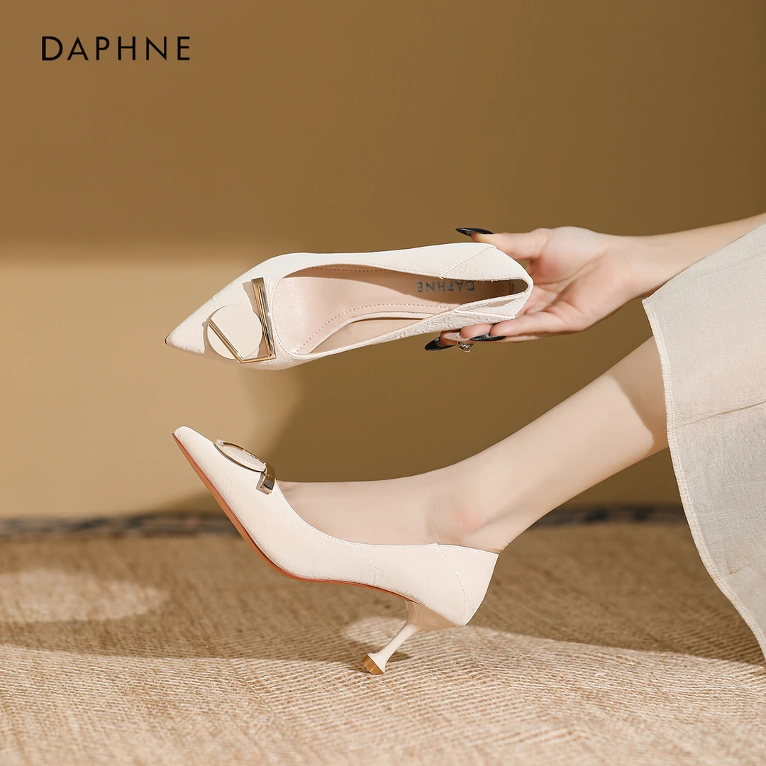 Daphne/达芙妮春秋尖头舒适浅口高跟鞋细跟单鞋女黑色百搭工作鞋