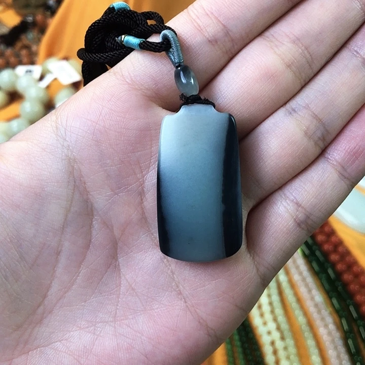 乐***扣颈饰未镶嵌和田玉青花平安无事牌