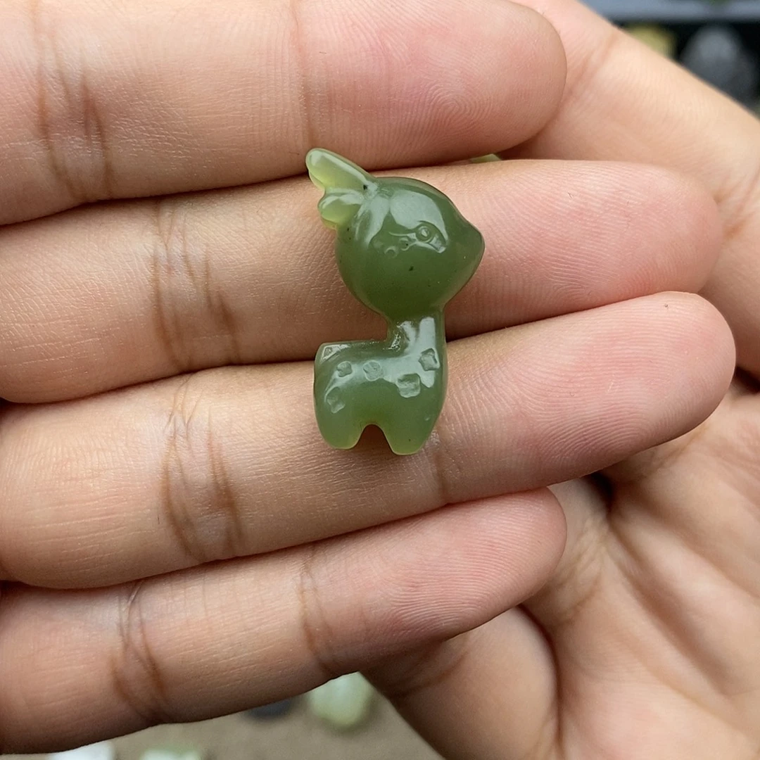 可***心和田玉未镶嵌颈饰
