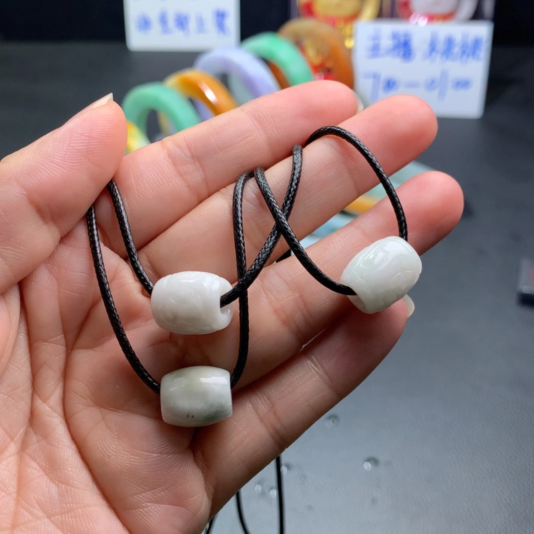翡翠未镶嵌颈饰多样性发一