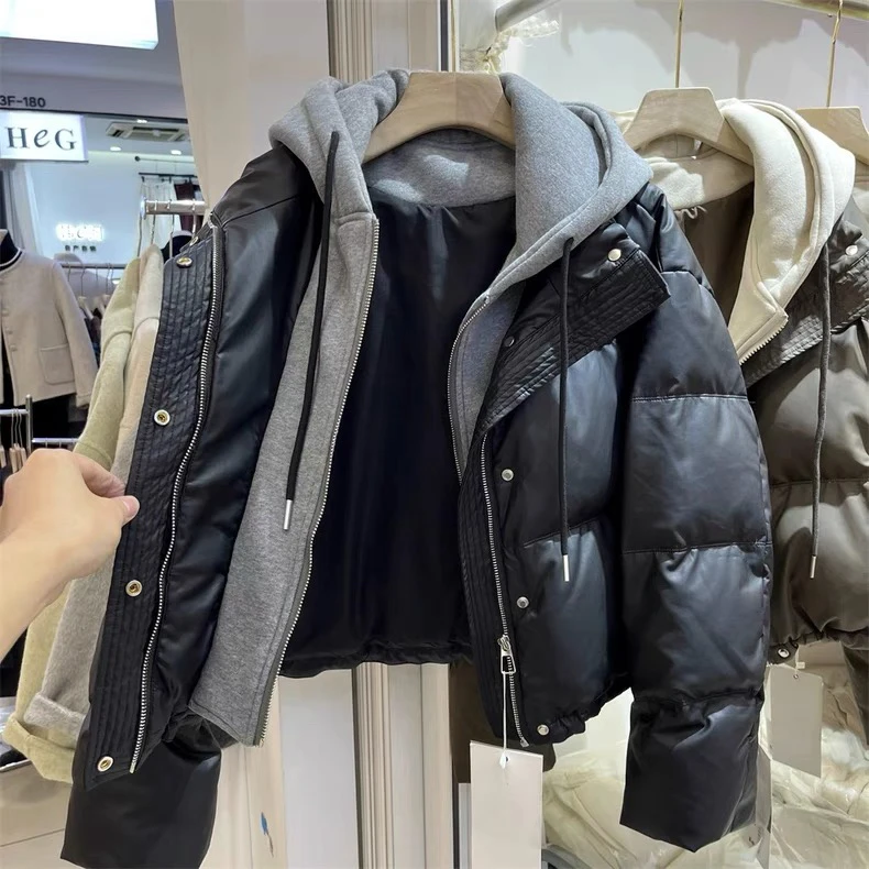假两件连帽皮衣羽绒服外套女冬新款羽羽鸭绒pu皮撞色短款面包服