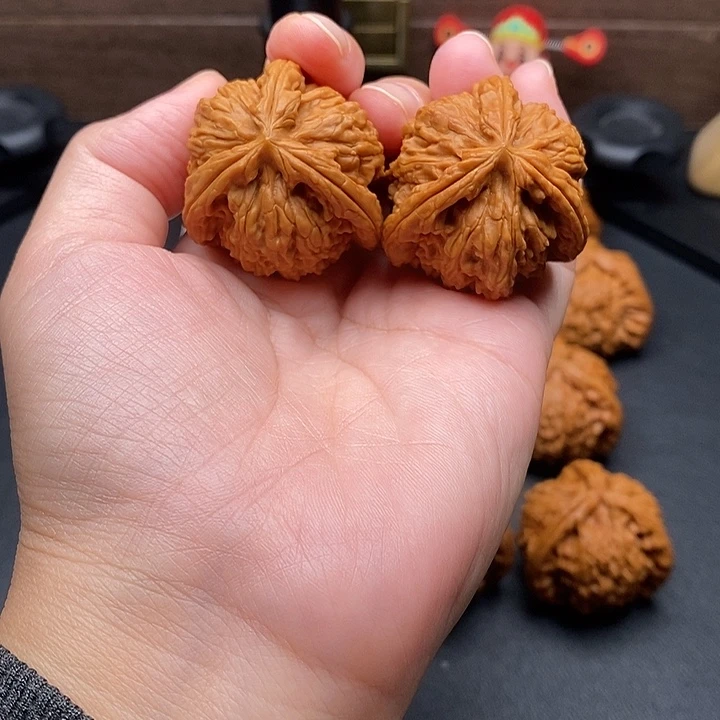 侯***觉把件文玩核桃白奔