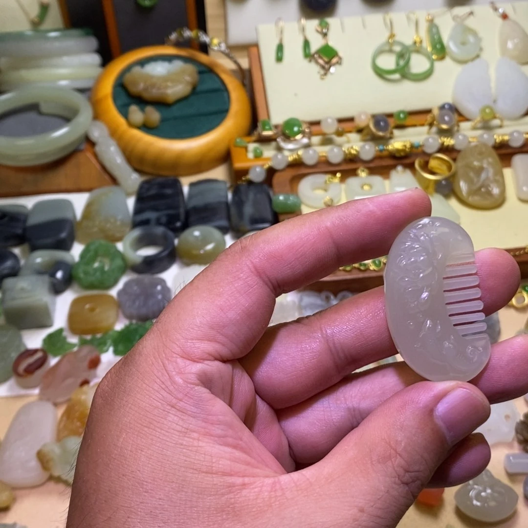 和田玉未镶嵌颈饰定制