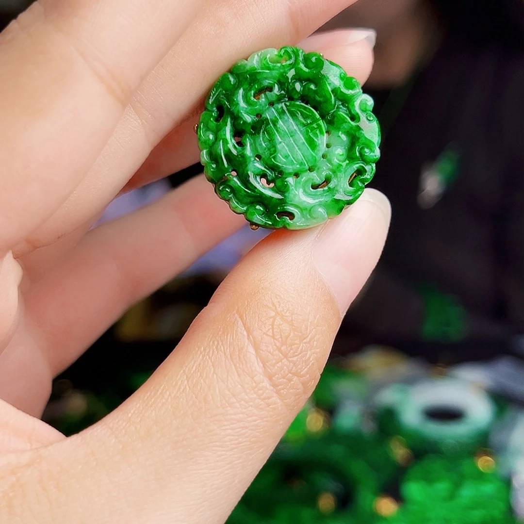 颈饰银S925镶嵌翡翠多样性