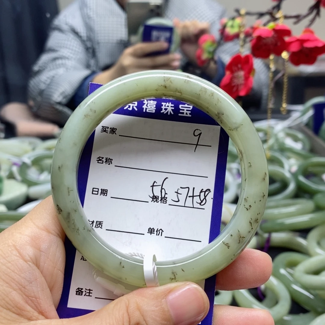 和田玉手镯未镶嵌宝*