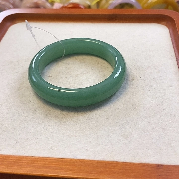 东陵石手镯未镶嵌