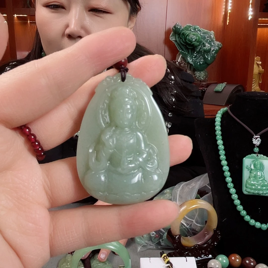 密玉（石英质玉）颈饰未镶嵌