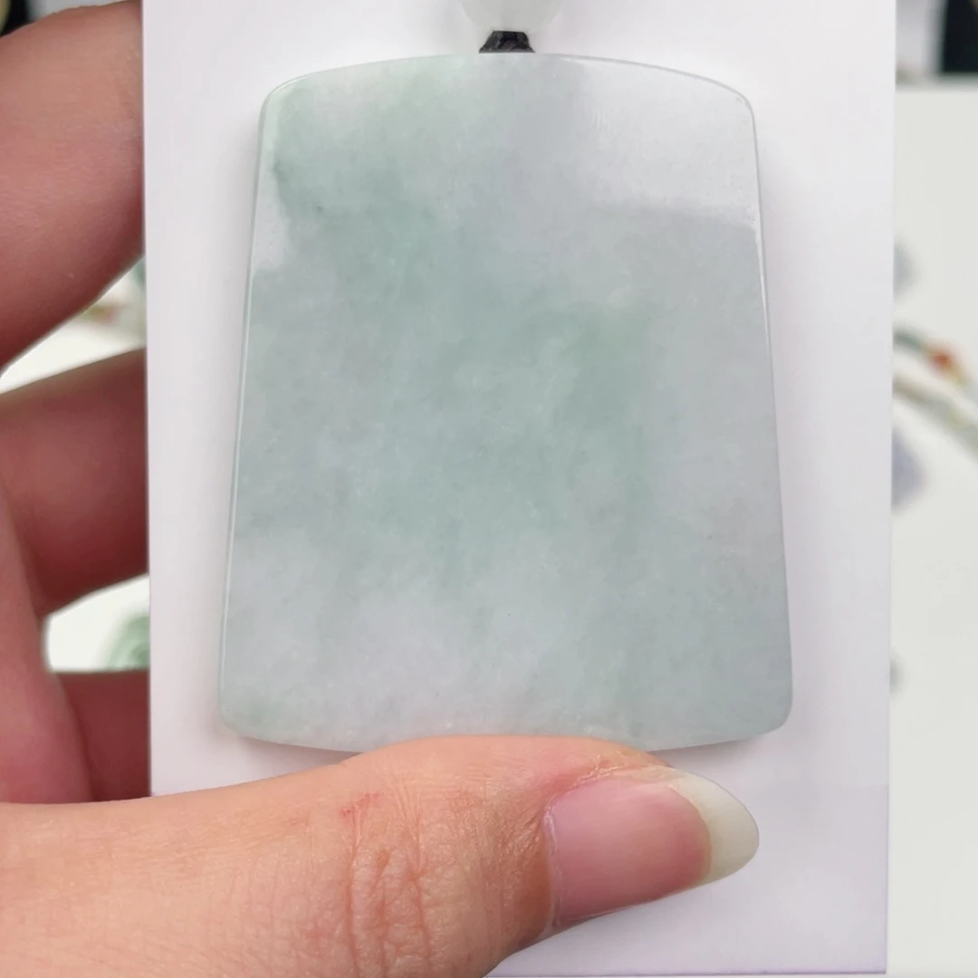 翡翠未镶嵌颈饰无事牌