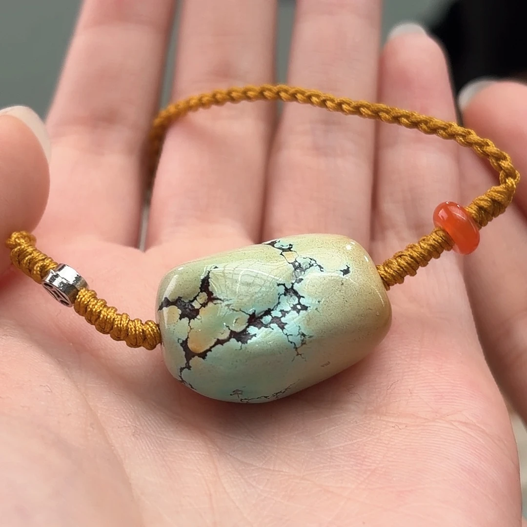 绿松石未镶嵌颈饰