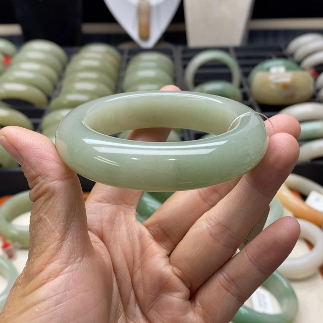 石英岩玉手镯未镶嵌沿***雾