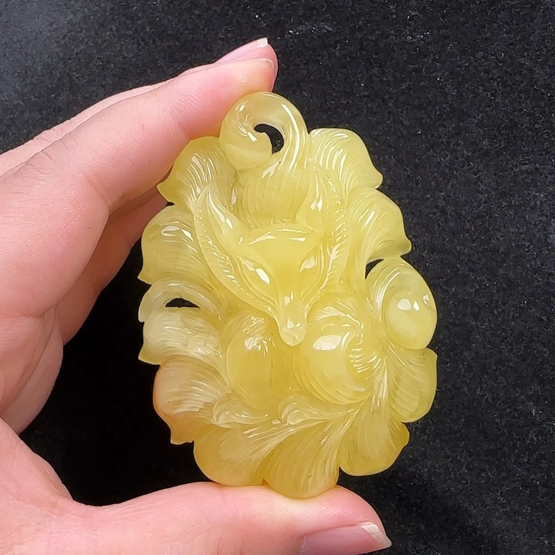 蜜蜡未镶嵌珠宝奇石