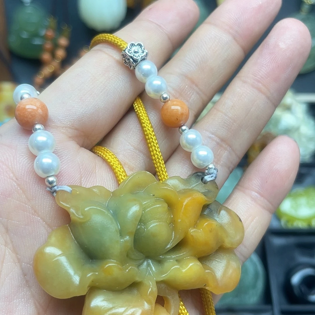 未镶嵌蛇纹石玉颈饰