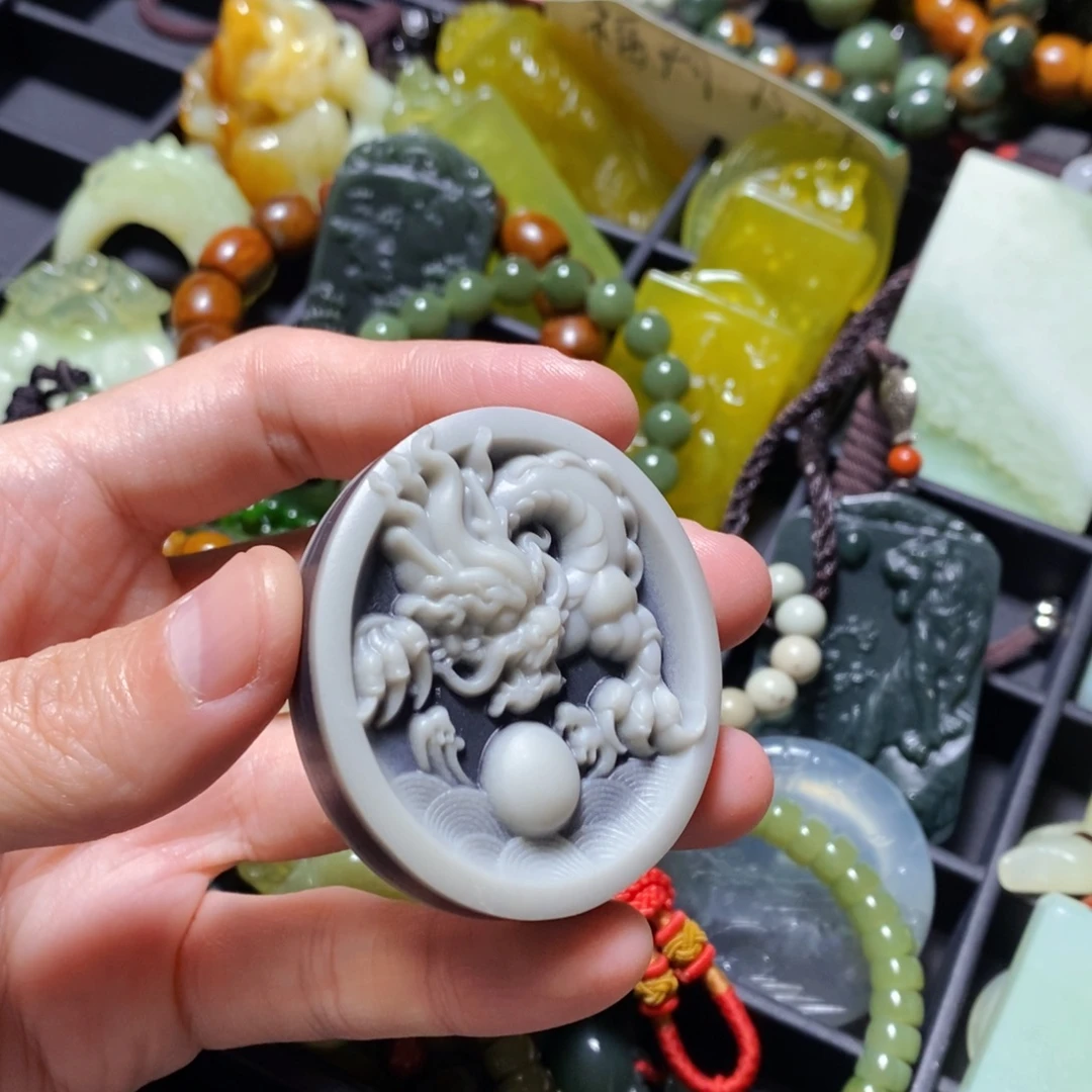 蛇纹石玉未镶嵌颈饰