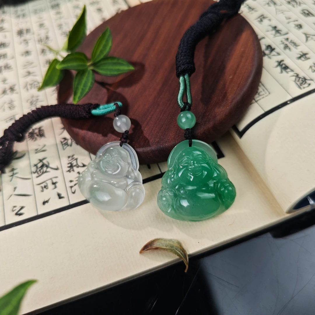 天然A货飘绿非洲翠勒勒吊坠（石英质玉多样性发其一）