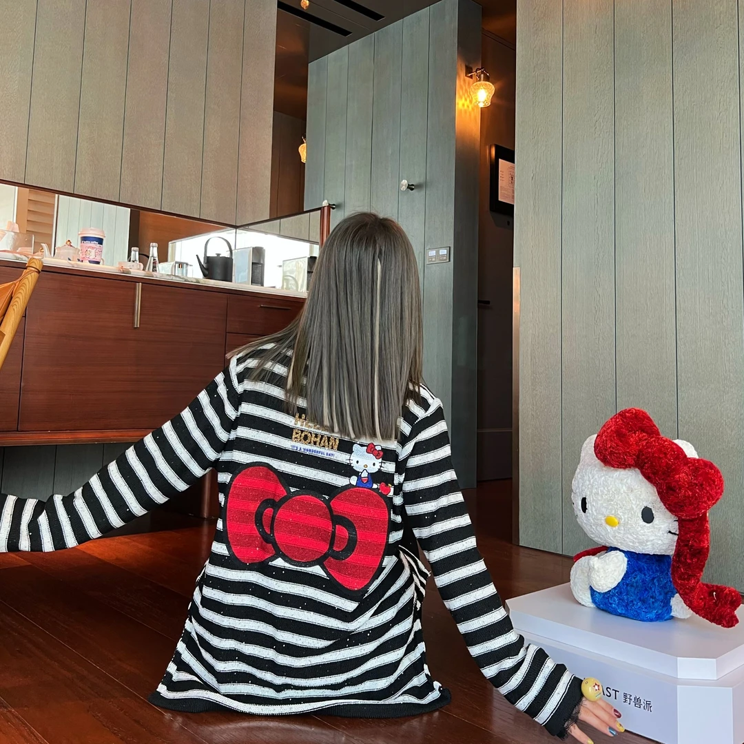 4565南油 BOHAN秀秀家闪片蕾丝领条纹针织衫