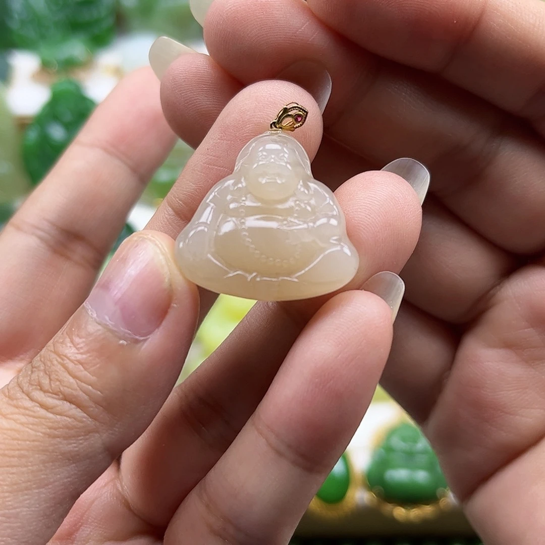 颈饰18K金镶嵌和田玉