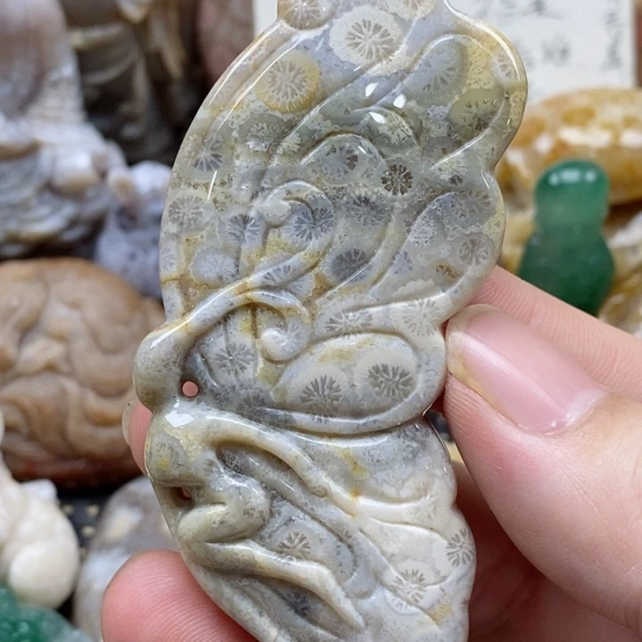 硅化珊瑚（珊瑚玉）颈饰未镶嵌