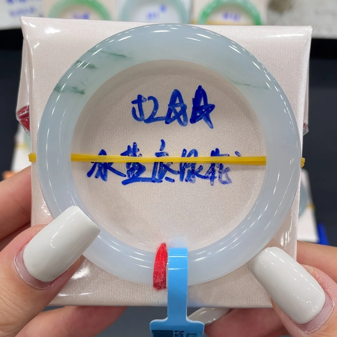 未镶嵌手镯（圆镯）翡翠缅甸翡翠手镯