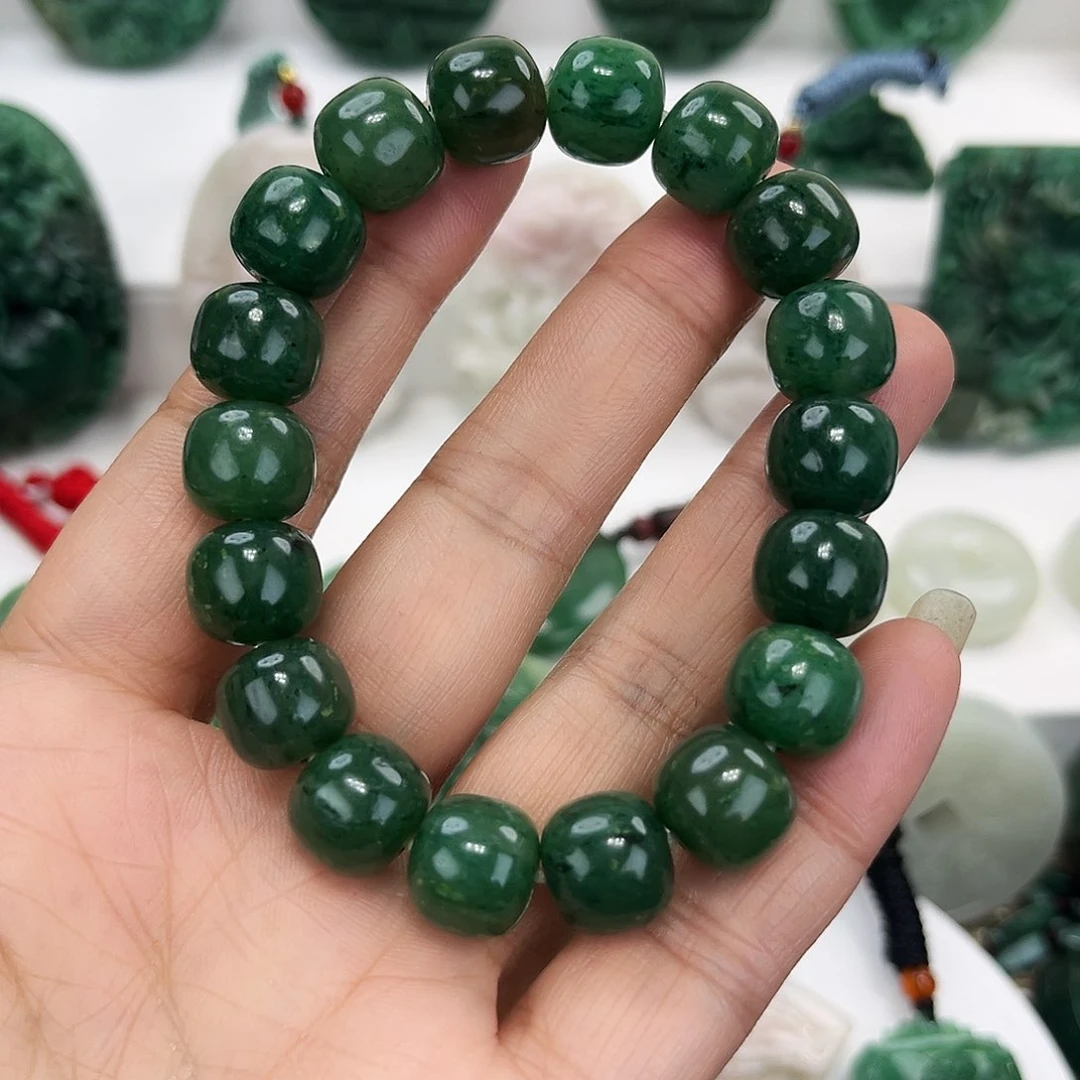 独山玉颈饰未镶嵌河****刚