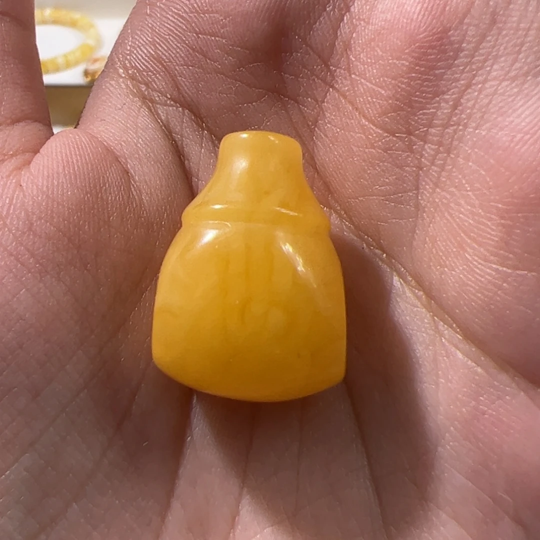 琥珀未镶嵌珠宝奇石鸡油黄浓蜡三通