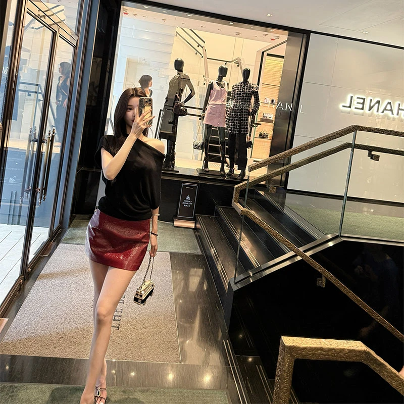 【静奢主义】ins风懒惰松弛感一字肩针织T恤女+纹理感包臀短裙皮裙