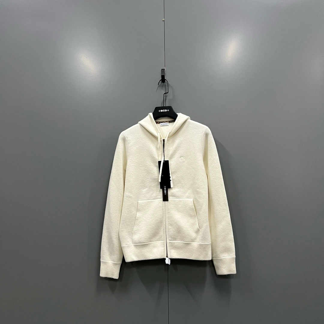 未使用 BURBERRY/博柏利 yyy 米白色骑士刺绣针织帽衫 M码015390