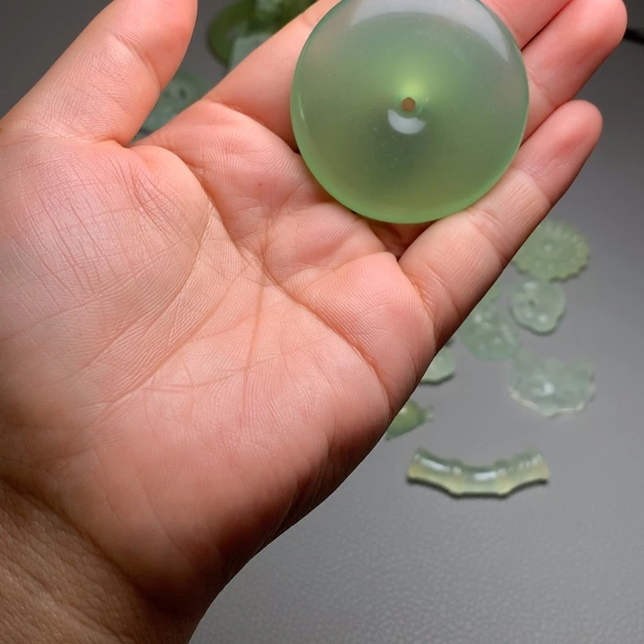 合金蛇纹石玉颈饰