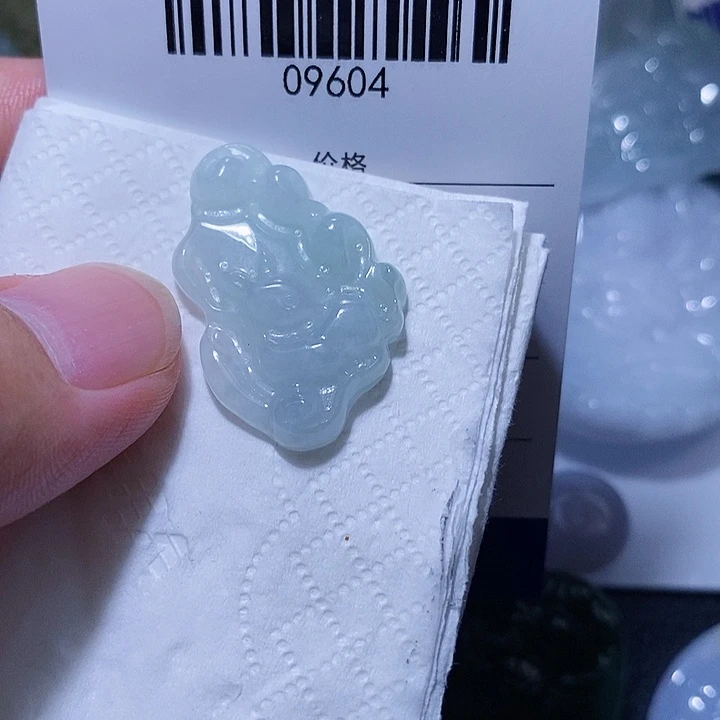 翡翠未镶嵌颈饰天光墟翡翠市场现金代购
