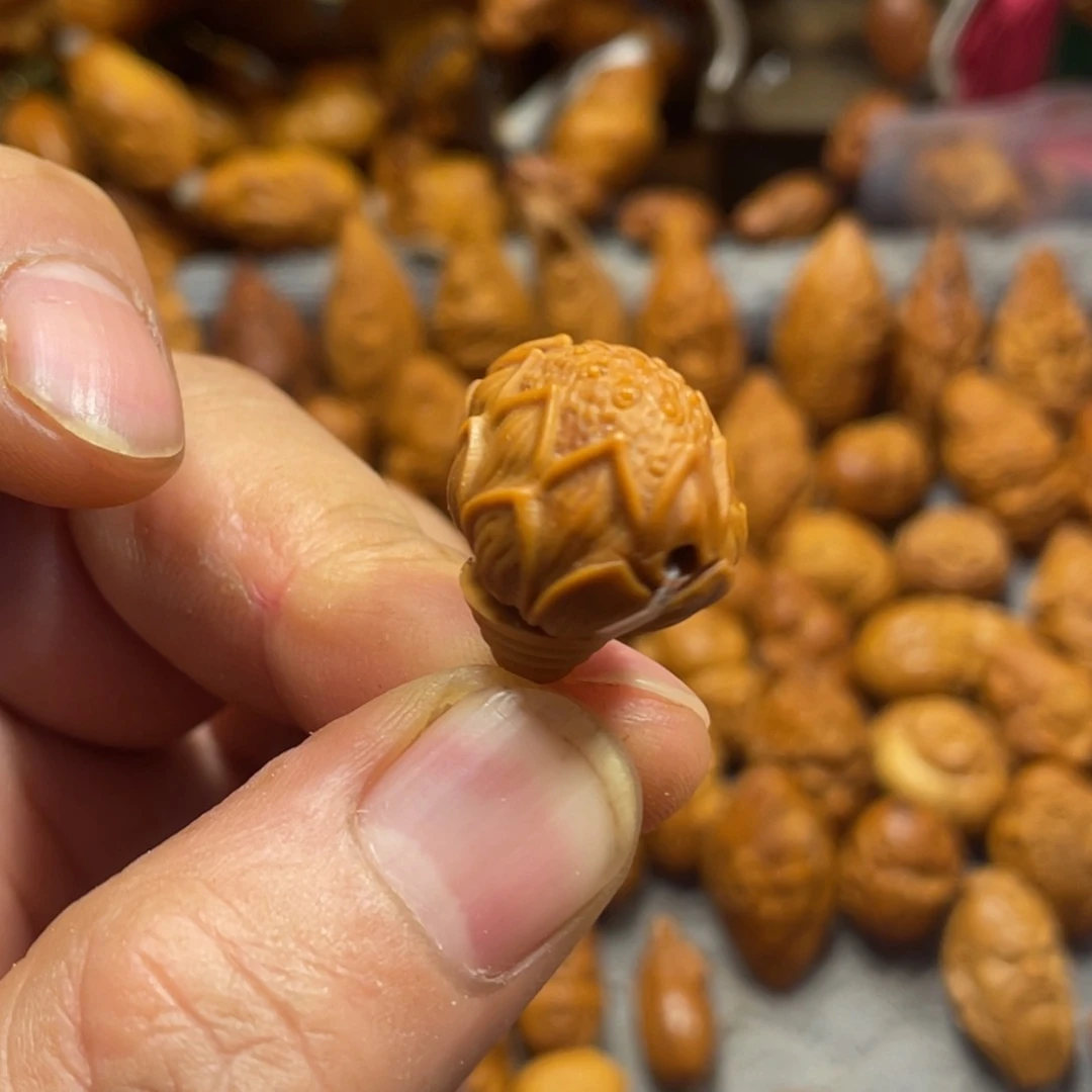 手串/手链橄榄核莲花三通383