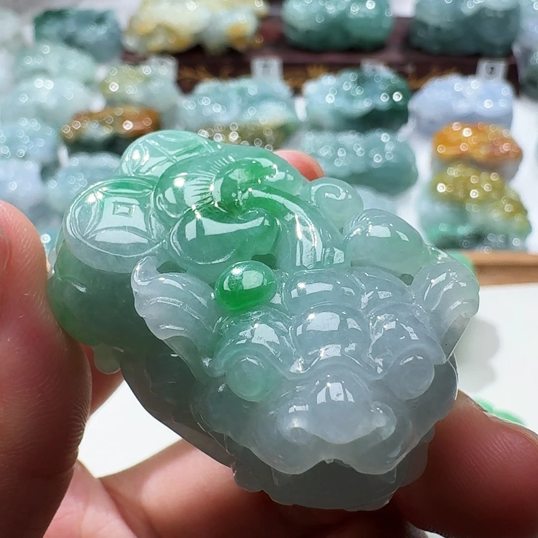 翡翠挂件未镶嵌李*管貔貅