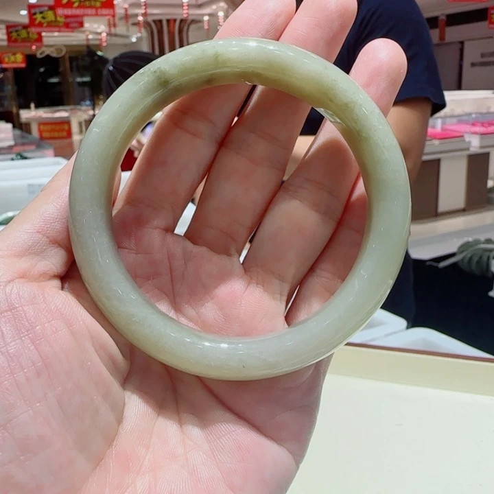 未镶嵌手镯和田玉812