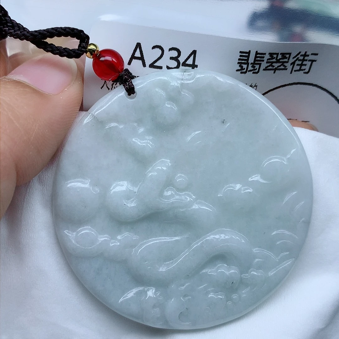 翡翠颈饰未镶嵌牌子